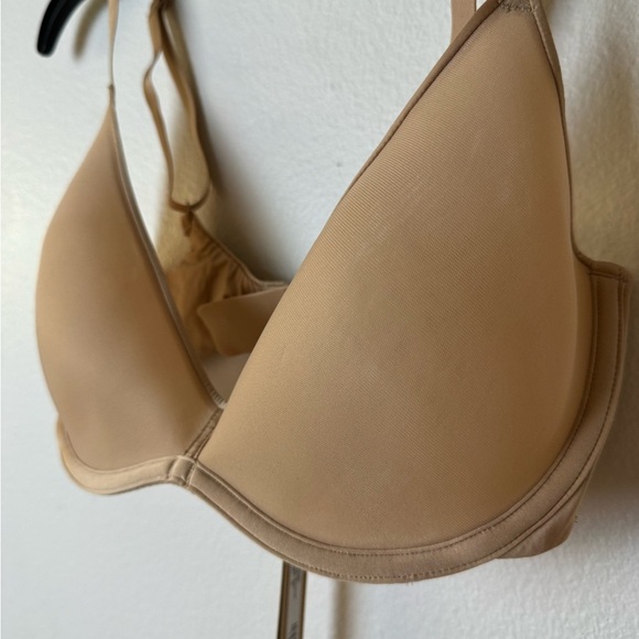 Skims Weightless SCOOP BRA - Picture 5 of 8